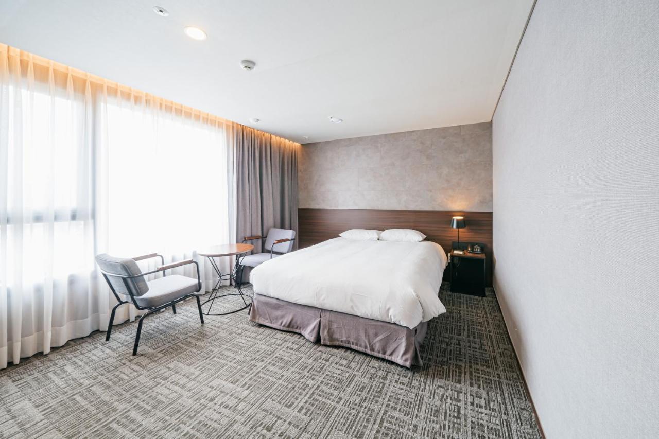 ג'גו Hotel With City מראה חיצוני תמונה
