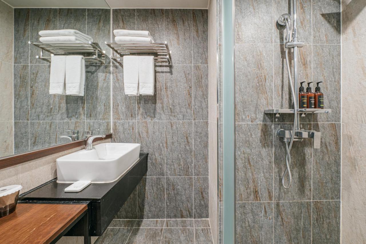 ג'גו Hotel With City מראה חיצוני תמונה