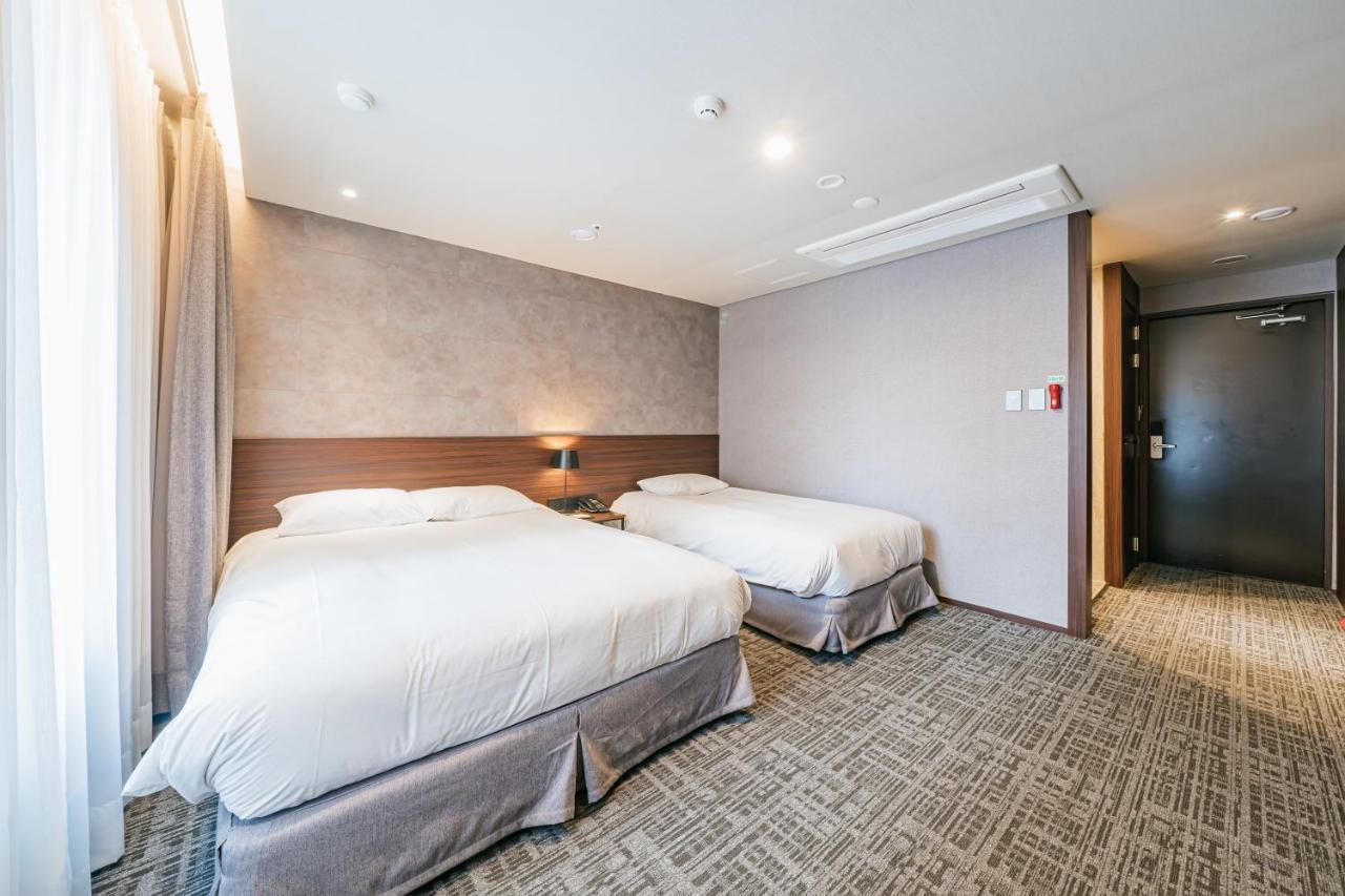 ג'גו Hotel With City מראה חיצוני תמונה