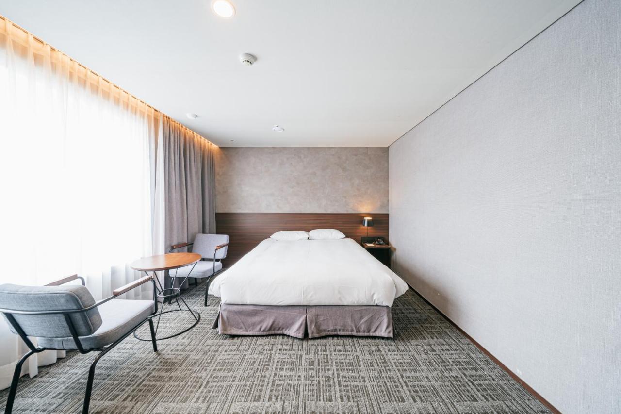 ג'גו Hotel With City מראה חיצוני תמונה