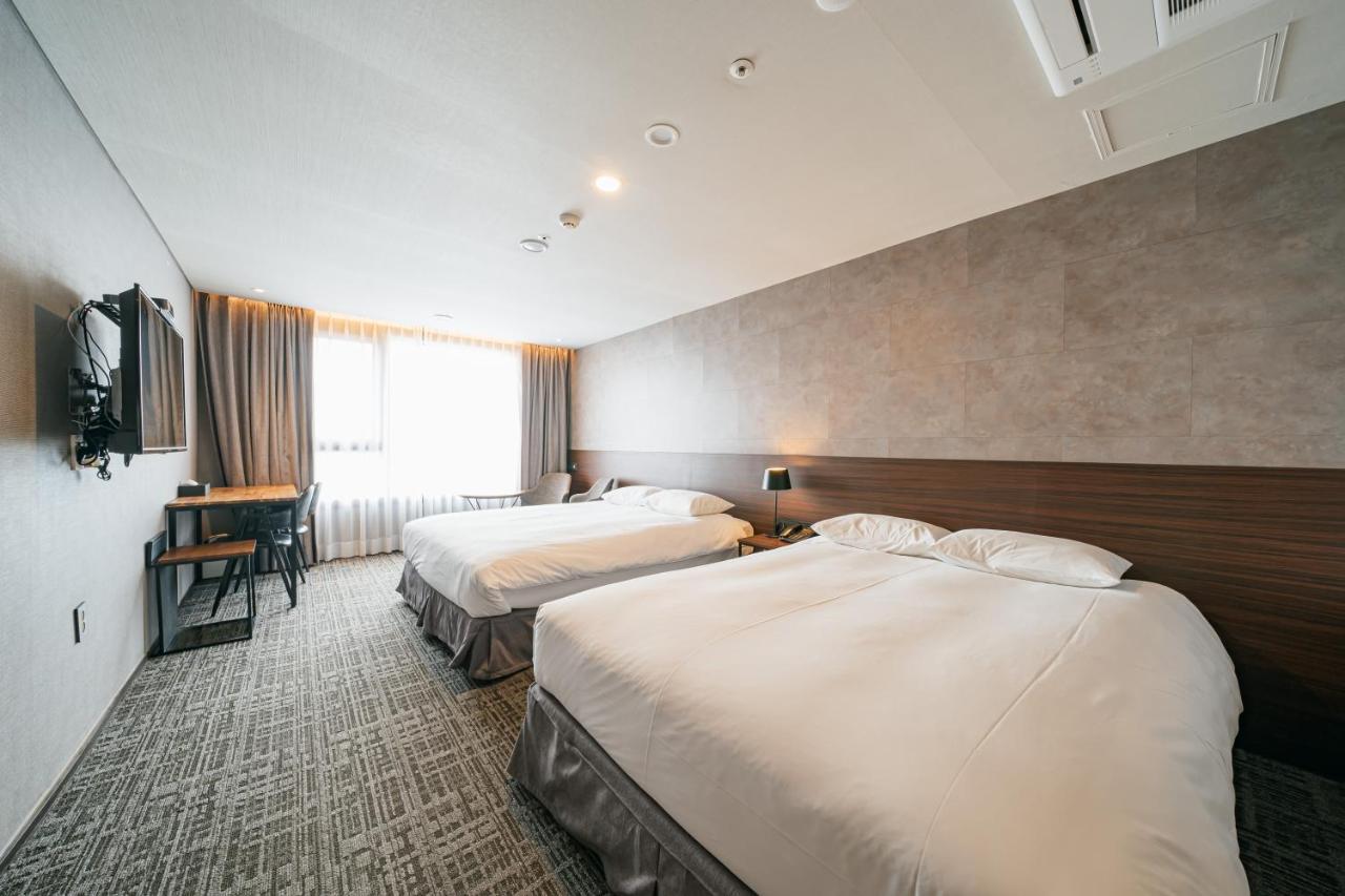 ג'גו Hotel With City מראה חיצוני תמונה