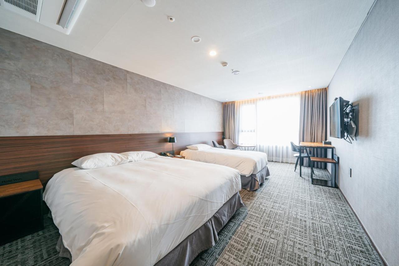 ג'גו Hotel With City מראה חיצוני תמונה