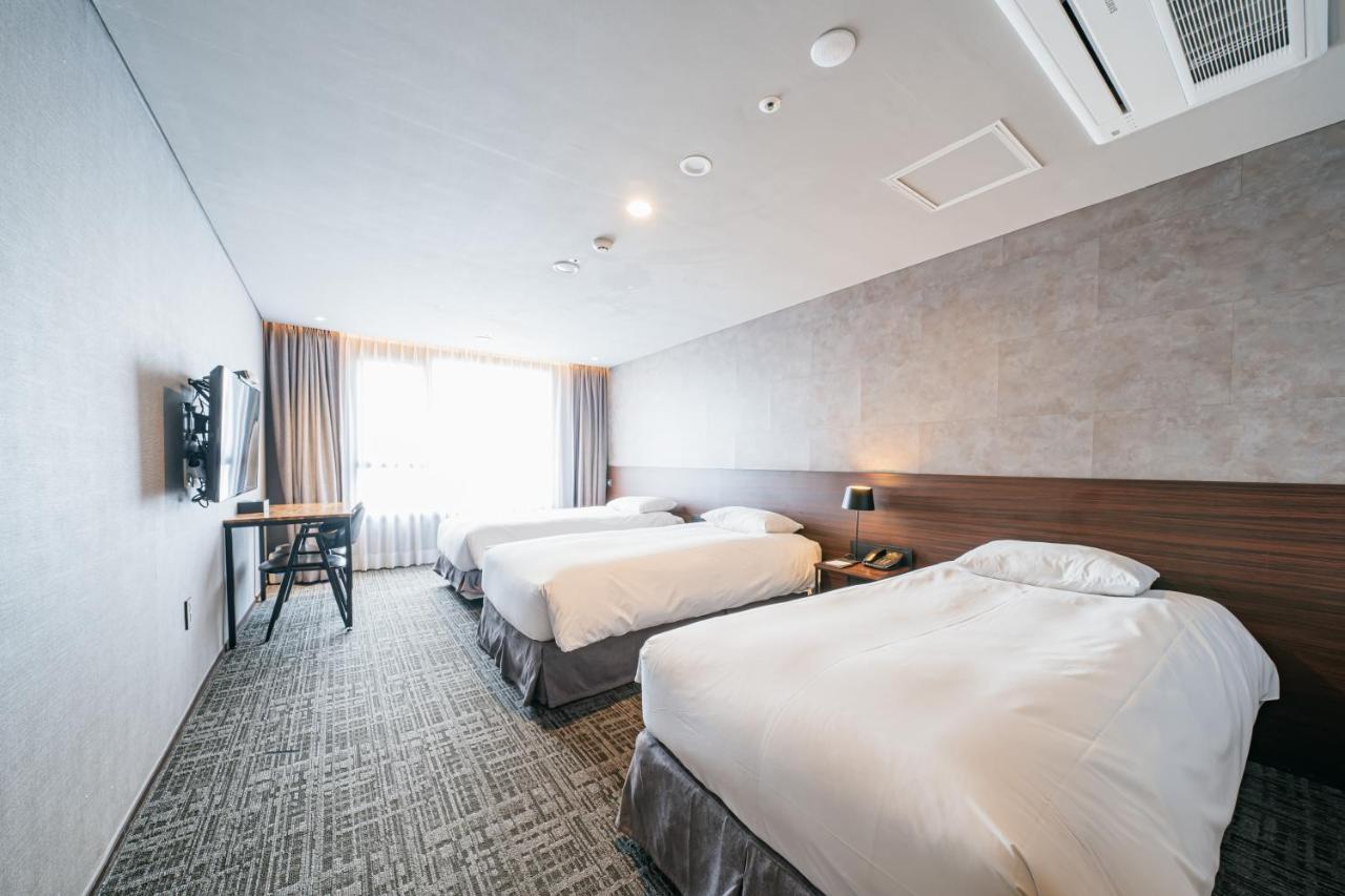 ג'גו Hotel With City מראה חיצוני תמונה