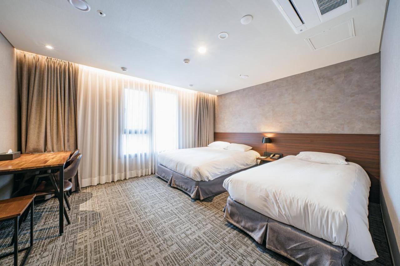 ג'גו Hotel With City מראה חיצוני תמונה