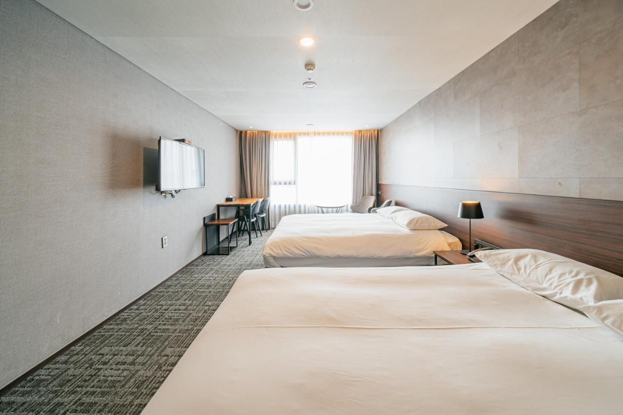 ג'גו Hotel With City מראה חיצוני תמונה