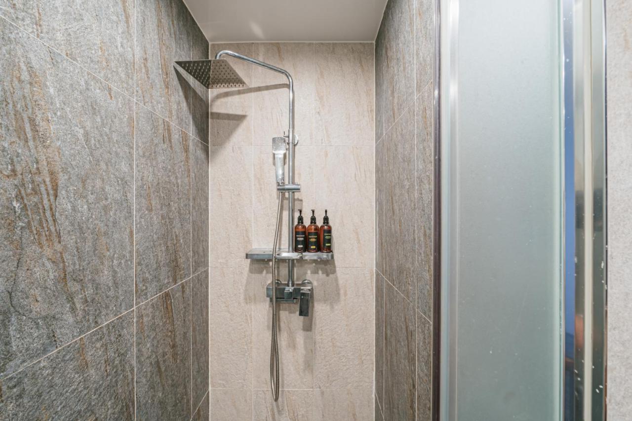 ג'גו Hotel With City מראה חיצוני תמונה